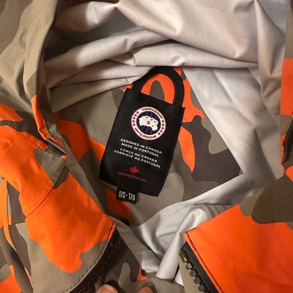 Brand New Canada Goose Field Rain Poncho- Unisex and Onesize - Picture 6 of 7